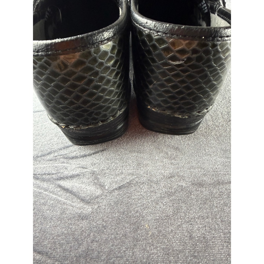 Dansko XP Professional Clogs Green Snakeskin Patent Leather Slip Resistant 38 - Picture 4 of 9
